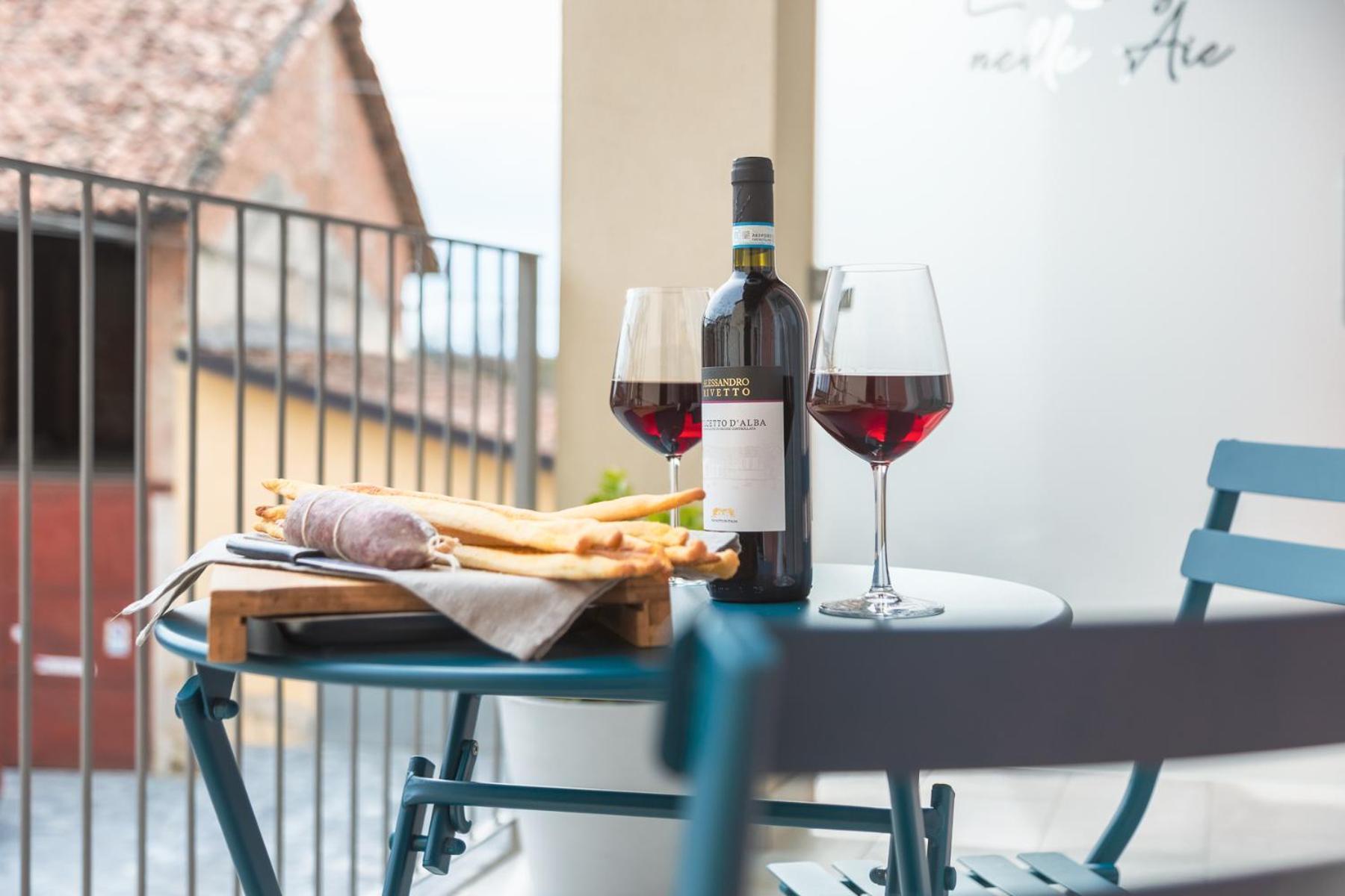 La Casa Nelle Aie - Appartamento Dolcetto - Free Wifi & Ac La Morra Luaran gambar